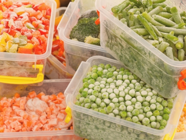 Congelamento de alimentos em potes separados, para manter os nutrientes de cada legume.