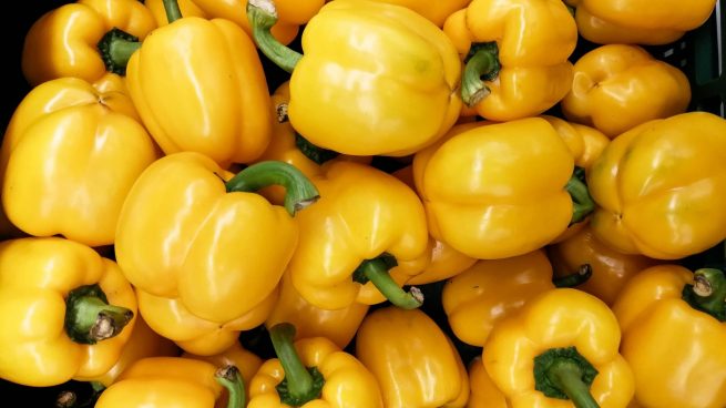 O pimentão amarelo ajuda na luta contra a anemia, e auxilia na nutrição do corpo..