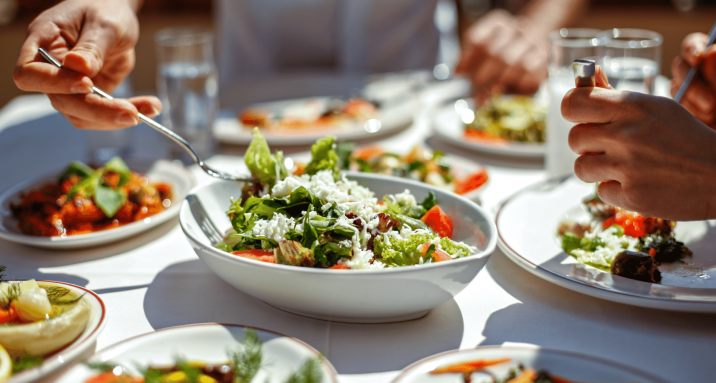 A dieta pode se referir as refeições diárias e alimentos ingeridos.