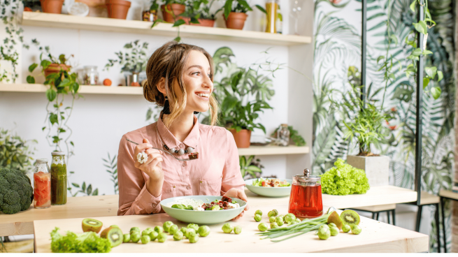 Alimentação com muitos antioxidantes e alimentos ricos em vitaminas.
