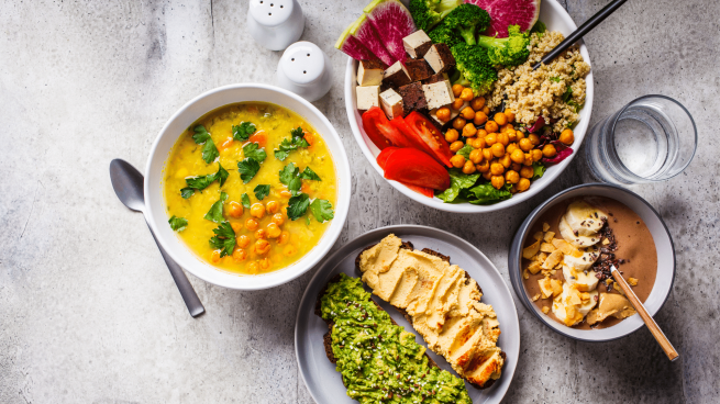 Acrescentando proteínas nas refeições diárias.